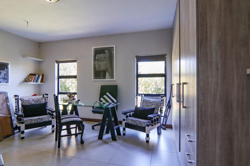 5 Bedroom Property for Sale in Copperleaf Estate Gauteng