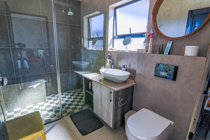 5 Bedroom Property for Sale in Copperleaf Estate Gauteng