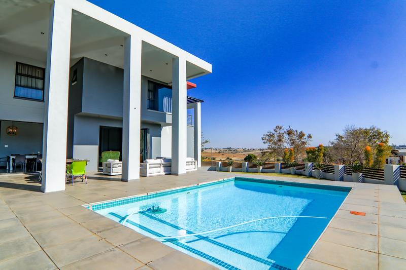 5 Bedroom Property for Sale in Copperleaf Estate Gauteng