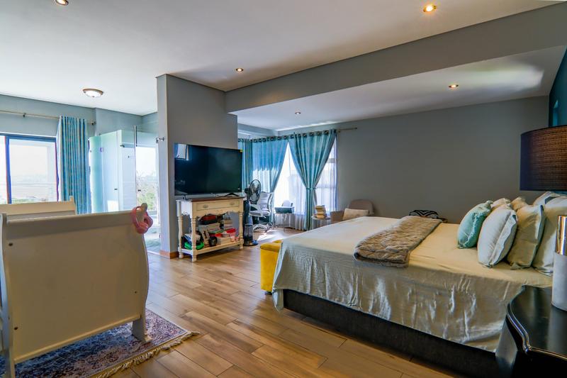 5 Bedroom Property for Sale in Copperleaf Estate Gauteng