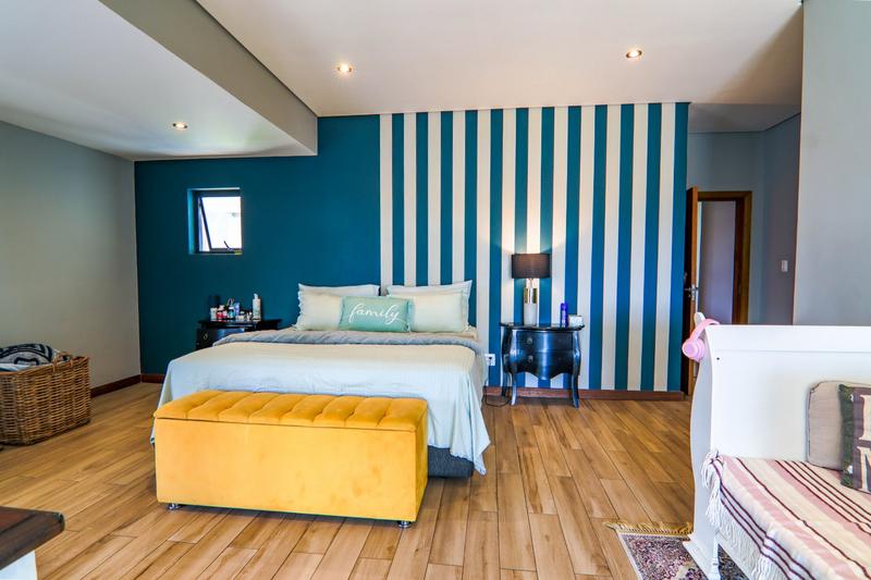 5 Bedroom Property for Sale in Copperleaf Estate Gauteng