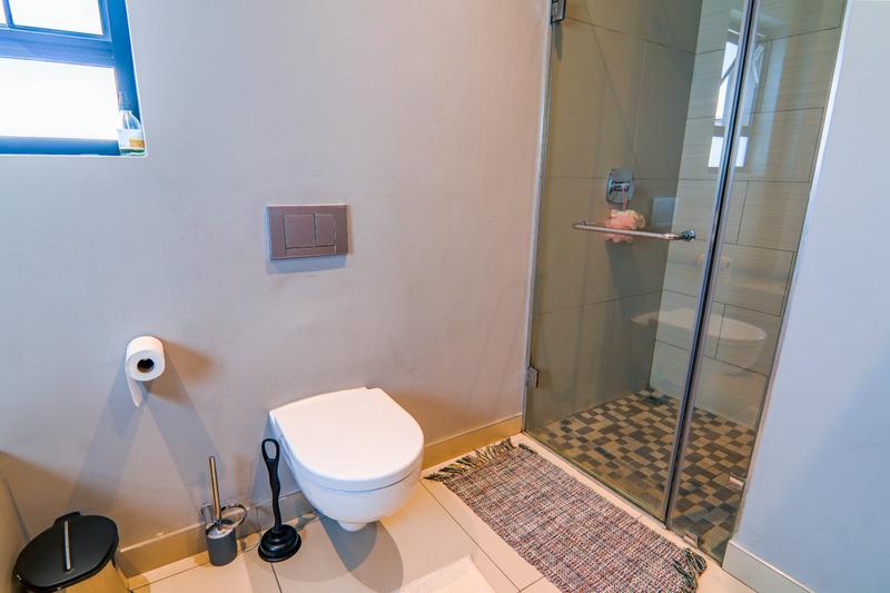 5 Bedroom Property for Sale in Copperleaf Estate Gauteng