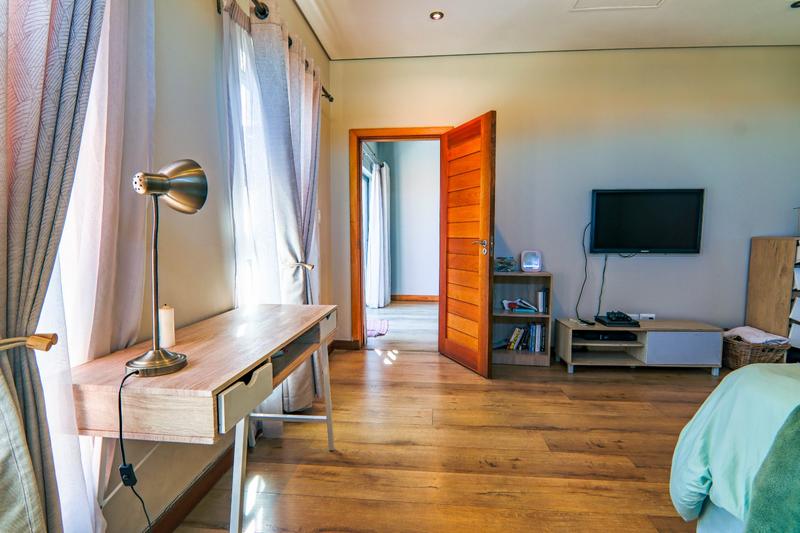 5 Bedroom Property for Sale in Copperleaf Estate Gauteng