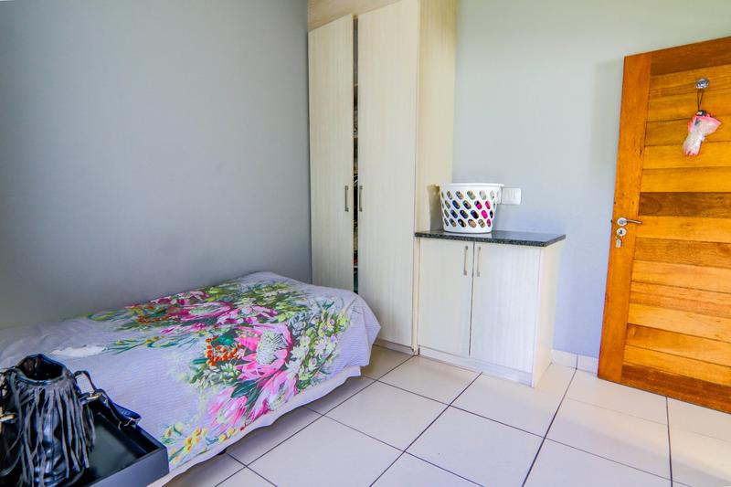 5 Bedroom Property for Sale in Copperleaf Estate Gauteng