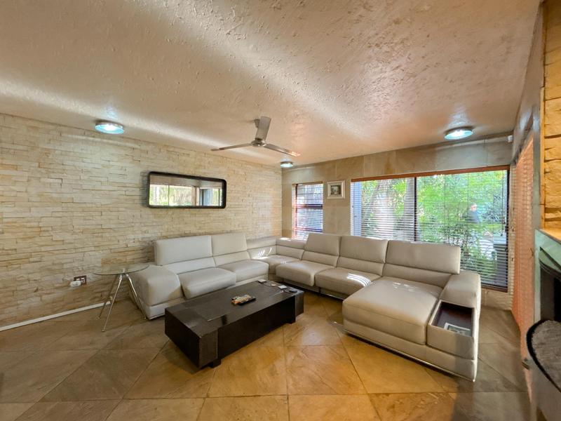To Let 6 Bedroom Property for Rent in Hurlingham Gauteng