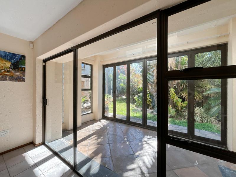 To Let 6 Bedroom Property for Rent in Hurlingham Gauteng