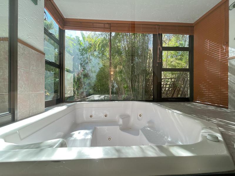 To Let 6 Bedroom Property for Rent in Hurlingham Gauteng