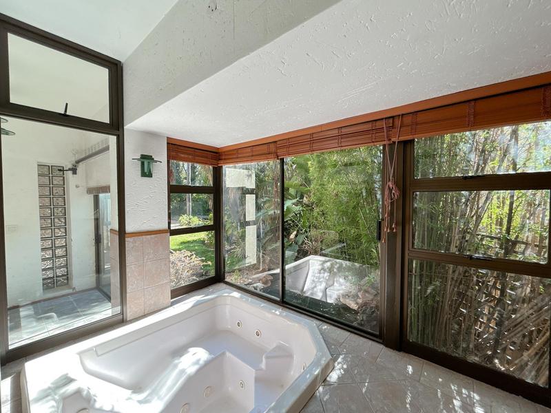 To Let 6 Bedroom Property for Rent in Hurlingham Gauteng