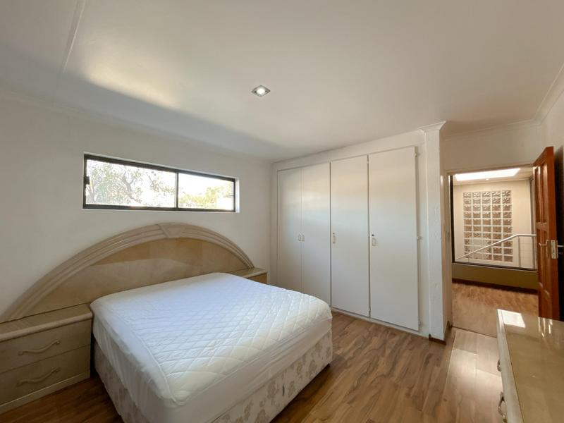 To Let 6 Bedroom Property for Rent in Hurlingham Gauteng