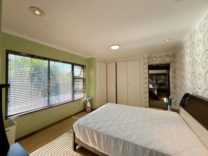 To Let 6 Bedroom Property for Rent in Hurlingham Gauteng