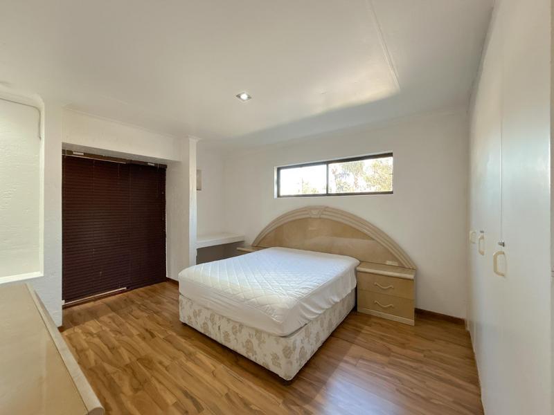 To Let 6 Bedroom Property for Rent in Hurlingham Gauteng