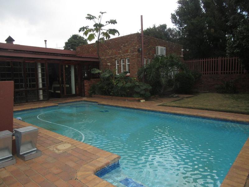 To Let 3 Bedroom Property for Rent in Greenhills Gauteng