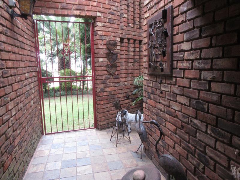 To Let 3 Bedroom Property for Rent in Greenhills Gauteng