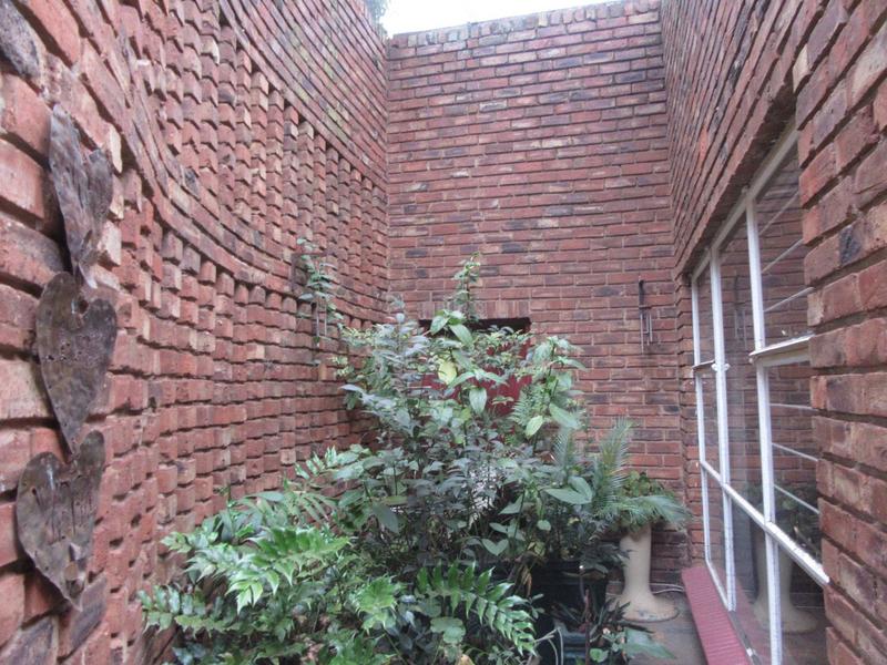 To Let 3 Bedroom Property for Rent in Greenhills Gauteng
