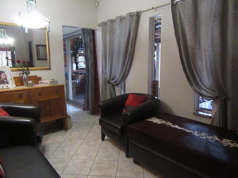 To Let 3 Bedroom Property for Rent in Greenhills Gauteng