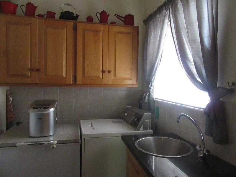 To Let 3 Bedroom Property for Rent in Greenhills Gauteng