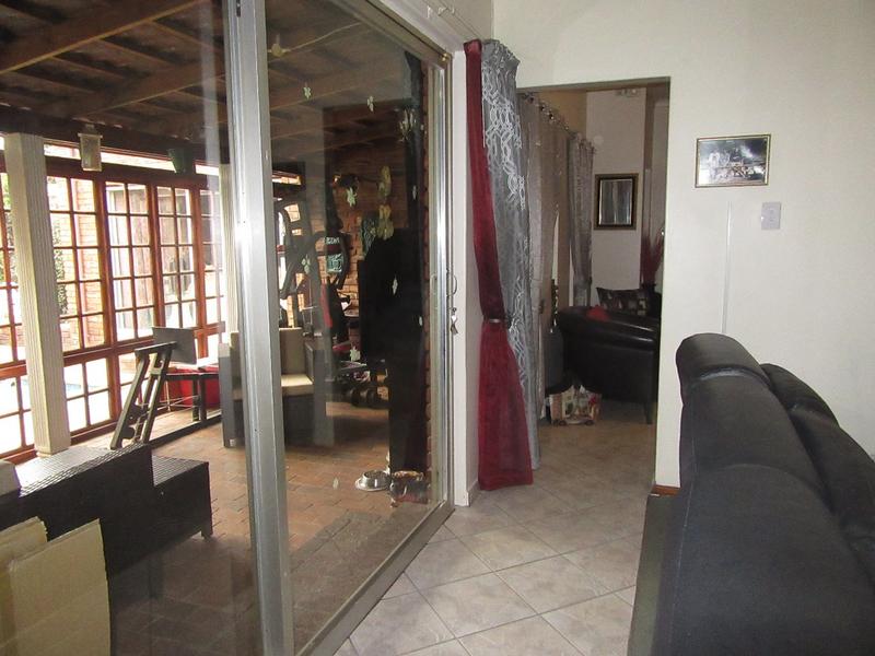 To Let 3 Bedroom Property for Rent in Greenhills Gauteng
