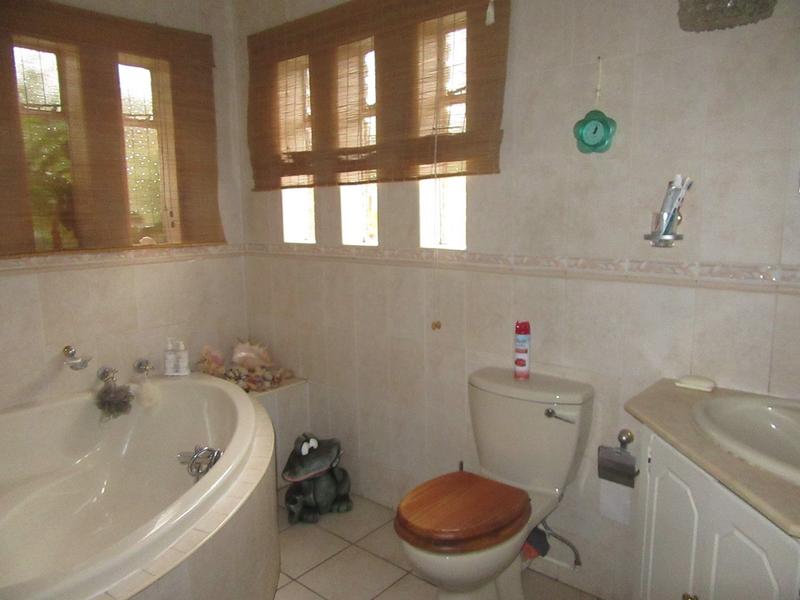 To Let 3 Bedroom Property for Rent in Greenhills Gauteng