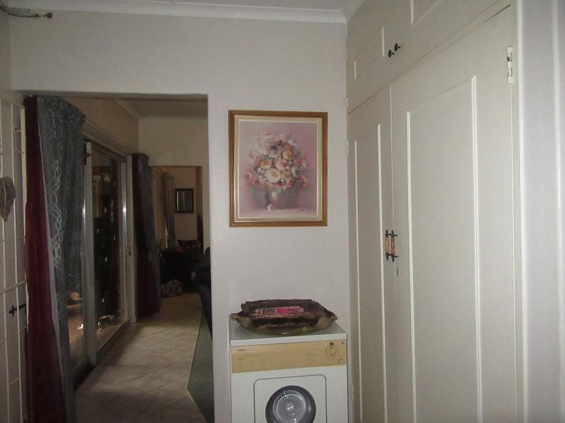To Let 3 Bedroom Property for Rent in Greenhills Gauteng