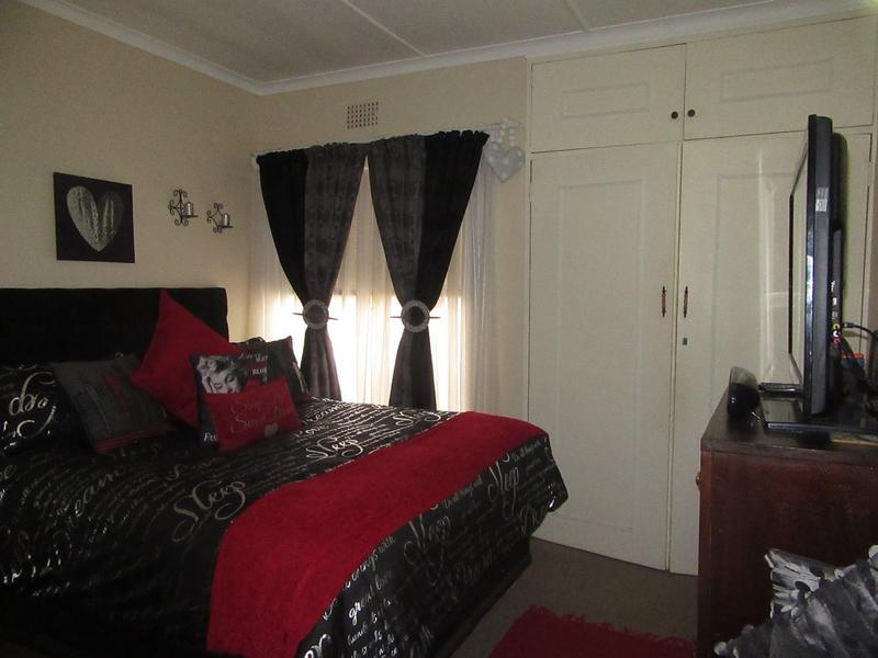 To Let 3 Bedroom Property for Rent in Greenhills Gauteng