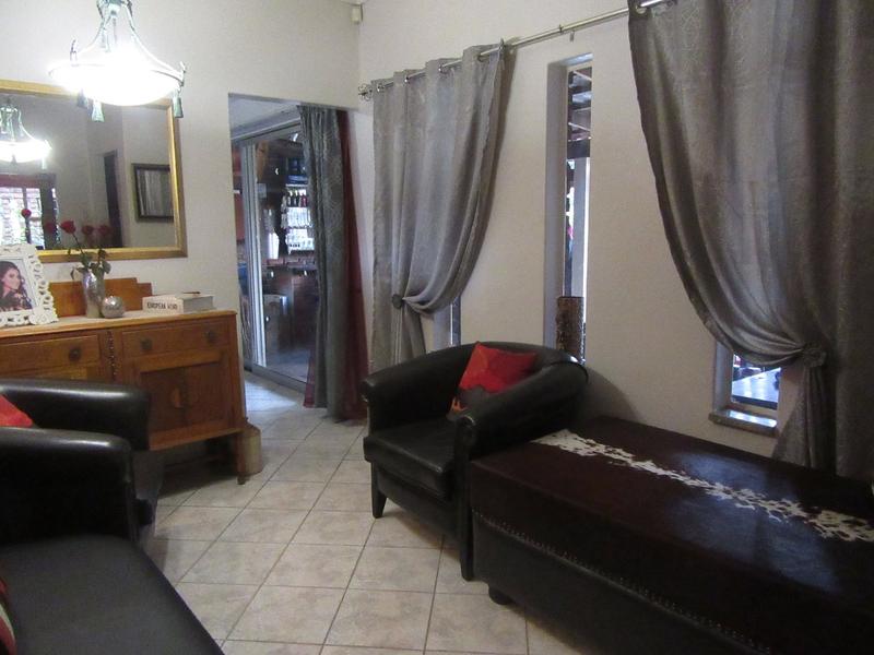 To Let 3 Bedroom Property for Rent in Greenhills Gauteng