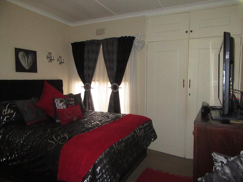 To Let 3 Bedroom Property for Rent in Greenhills Gauteng