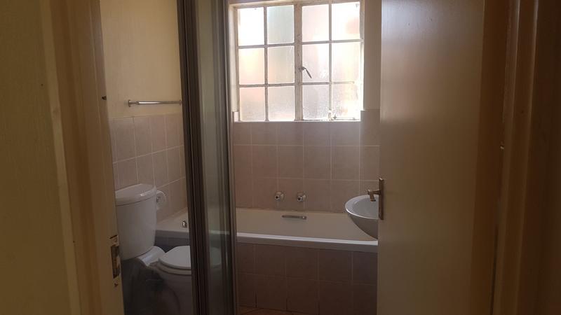2 Bedroom Property for Sale in Helikonpark Gauteng
