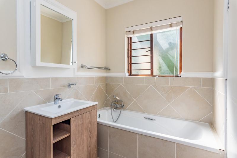 To Let 2 Bedroom Property for Rent in Lonehill Gauteng