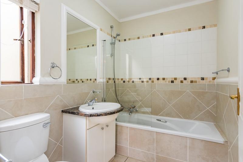 To Let 2 Bedroom Property for Rent in Lonehill Gauteng