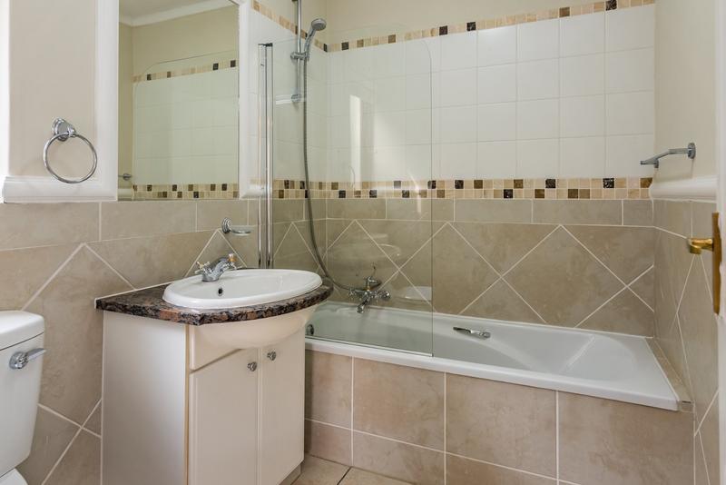To Let 2 Bedroom Property for Rent in Lonehill Gauteng