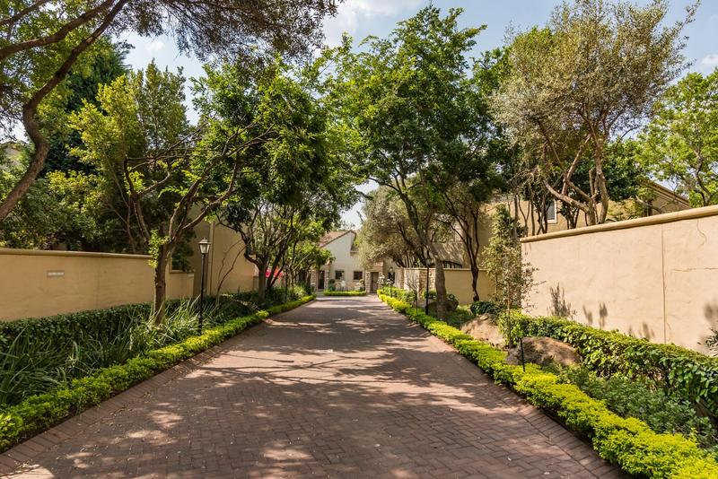 To Let 2 Bedroom Property for Rent in Lonehill Gauteng