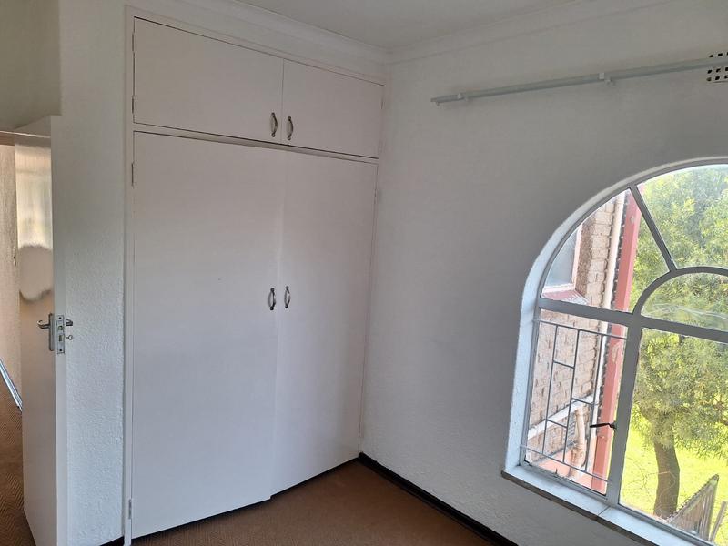 To Let 3 Bedroom Property for Rent in Florida Gauteng