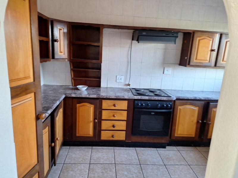 To Let 3 Bedroom Property for Rent in Florida Gauteng