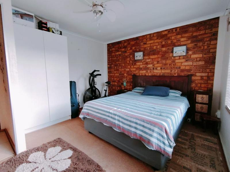 4 Bedroom Property for Sale in Rooihuiskraal Gauteng