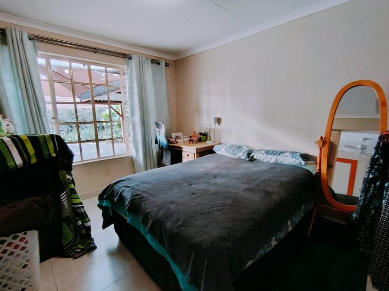 4 Bedroom Property for Sale in Rooihuiskraal Gauteng