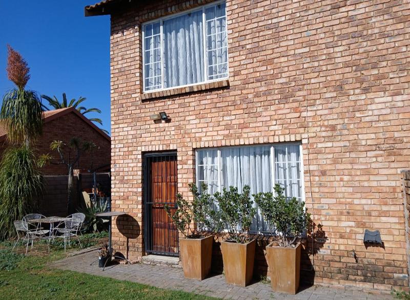2 Bedroom Property for Sale in Annlin Gauteng