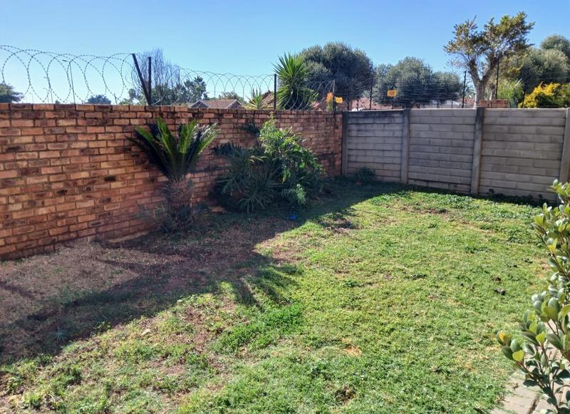 2 Bedroom Property for Sale in Annlin Gauteng