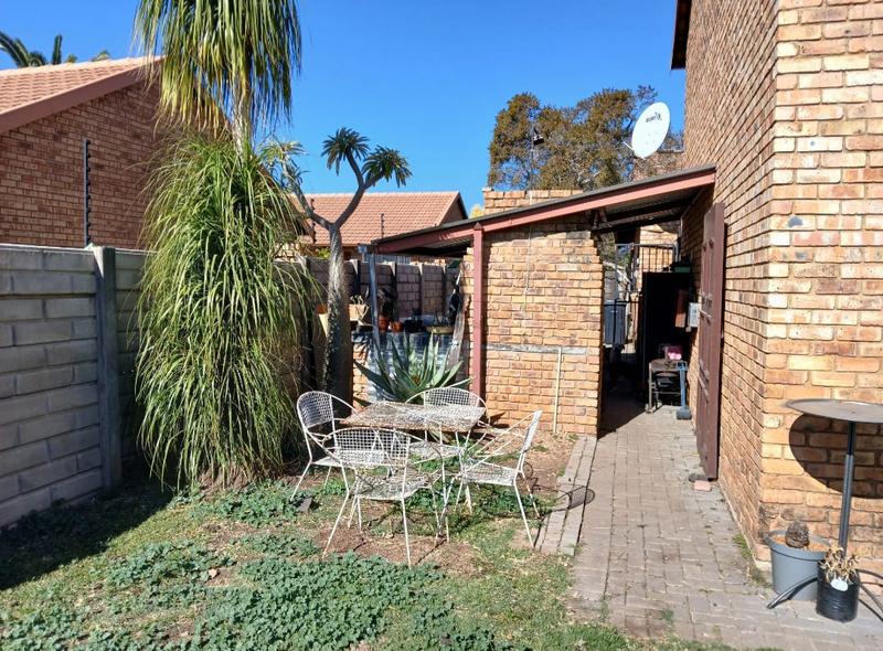2 Bedroom Property for Sale in Annlin Gauteng
