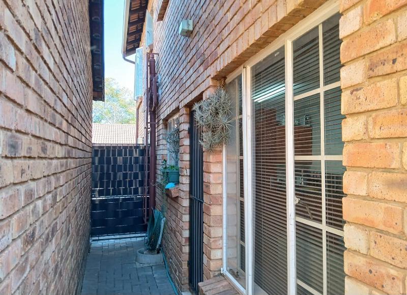 2 Bedroom Property for Sale in Annlin Gauteng