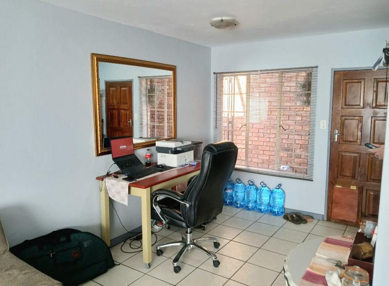 2 Bedroom Property for Sale in Annlin Gauteng