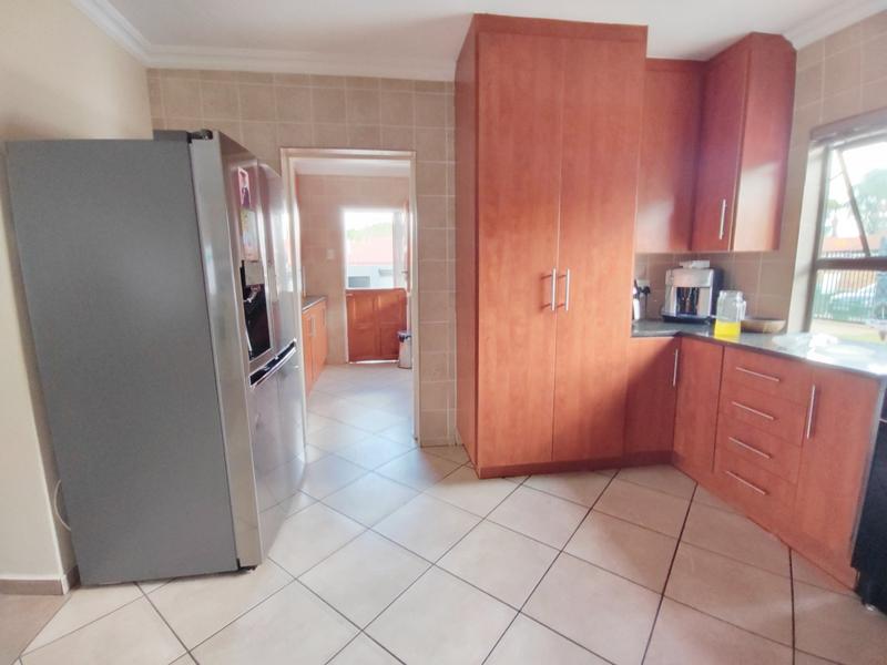 6 Bedroom Property for Sale in Montana Park Gauteng
