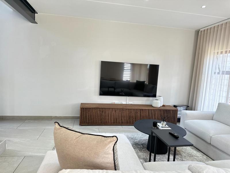 3 Bedroom Property for Sale in Crowthorne Gauteng