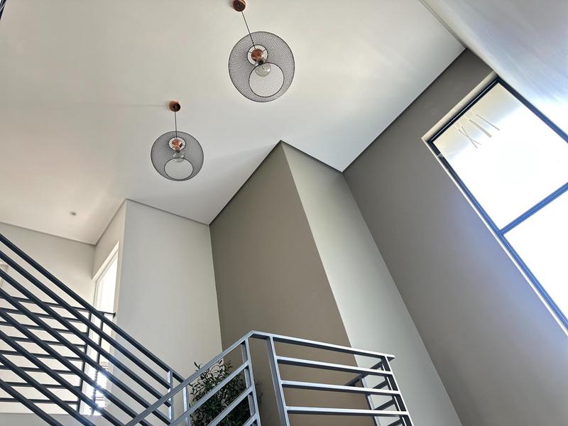 3 Bedroom Property for Sale in Crowthorne Gauteng