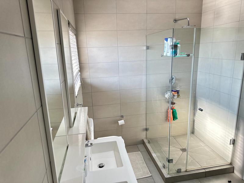 3 Bedroom Property for Sale in Crowthorne Gauteng