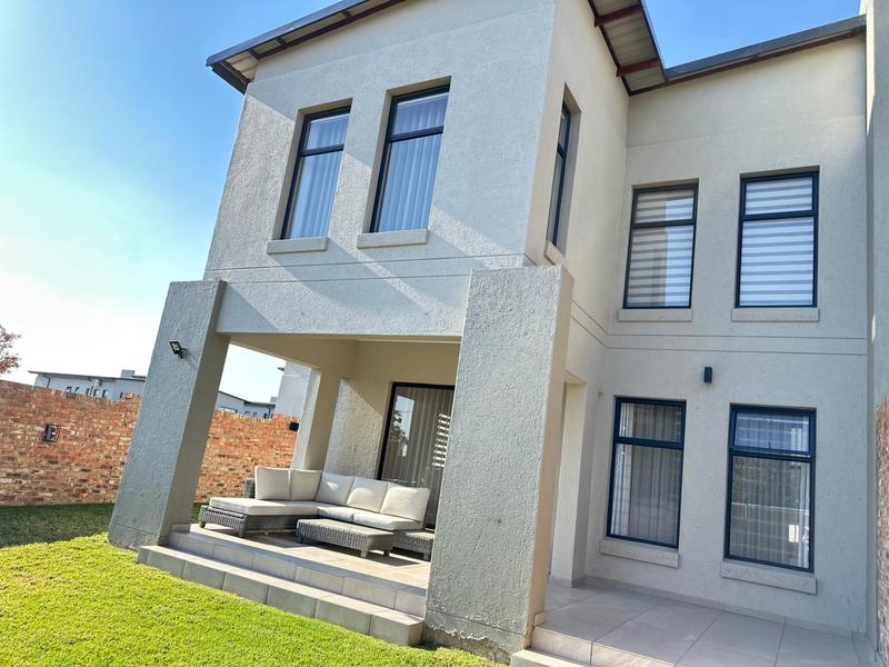 3 Bedroom Property for Sale in Crowthorne Gauteng