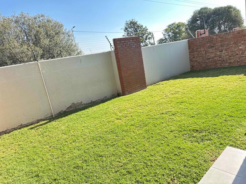 3 Bedroom Property for Sale in Crowthorne Gauteng