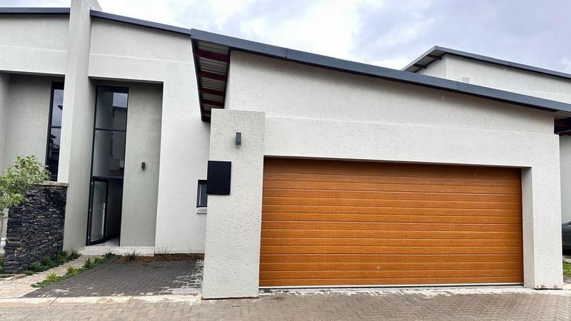 3 Bedroom Property for Sale in Crowthorne Gauteng