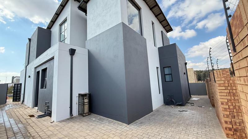 4 Bedroom Property for Sale in Fountainbrook Estate Gauteng