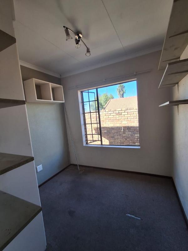 To Let 3 Bedroom Property for Rent in Halfway Gardens Gauteng