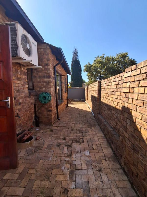 To Let 3 Bedroom Property for Rent in Halfway Gardens Gauteng